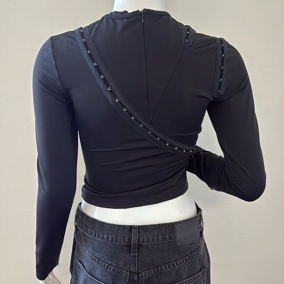 Heliot Emil Semperi Black Long Sleeve Top Hook & Eye Closures Throughout Ssense - Picture 4 of 9